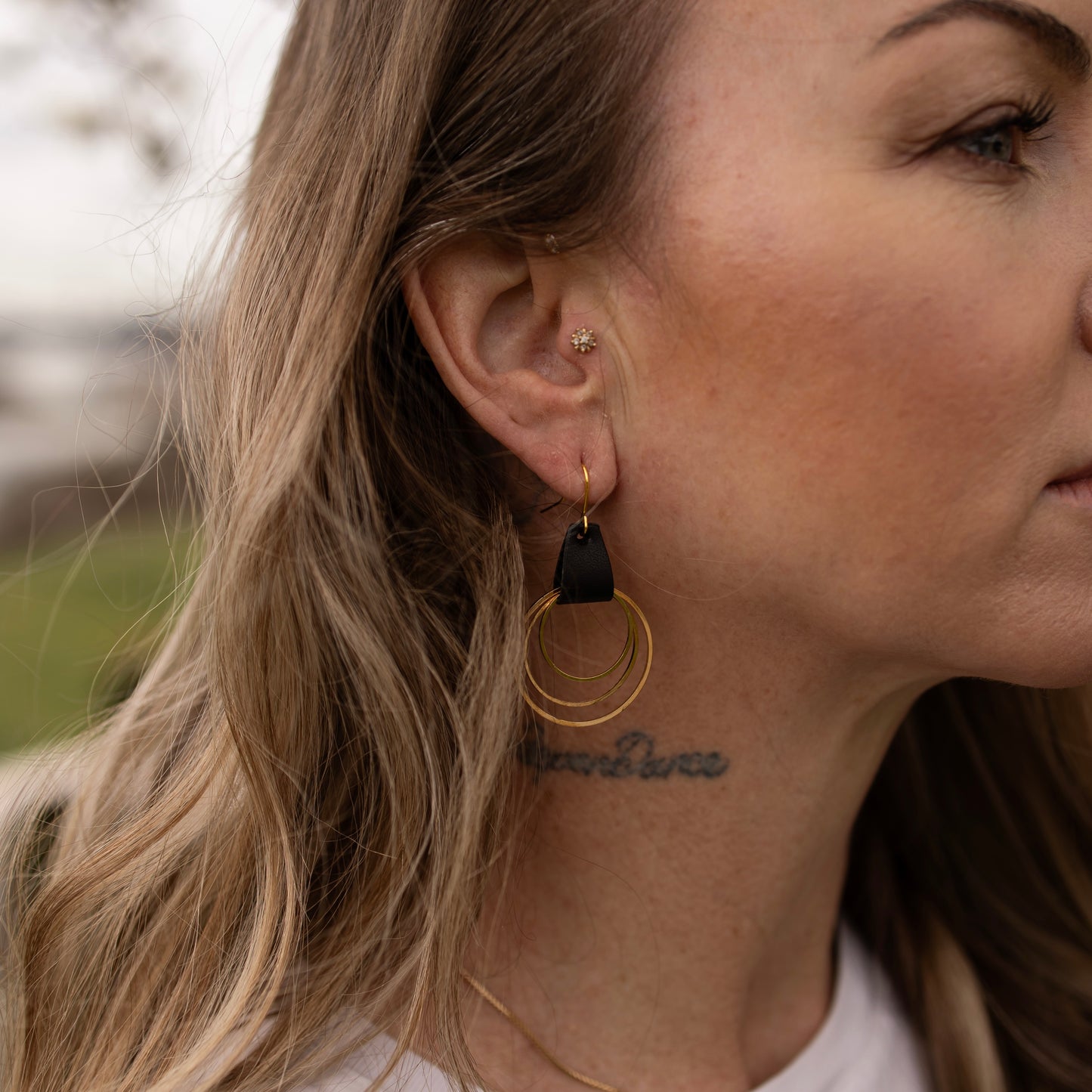 Triple Hooped Earring (black)