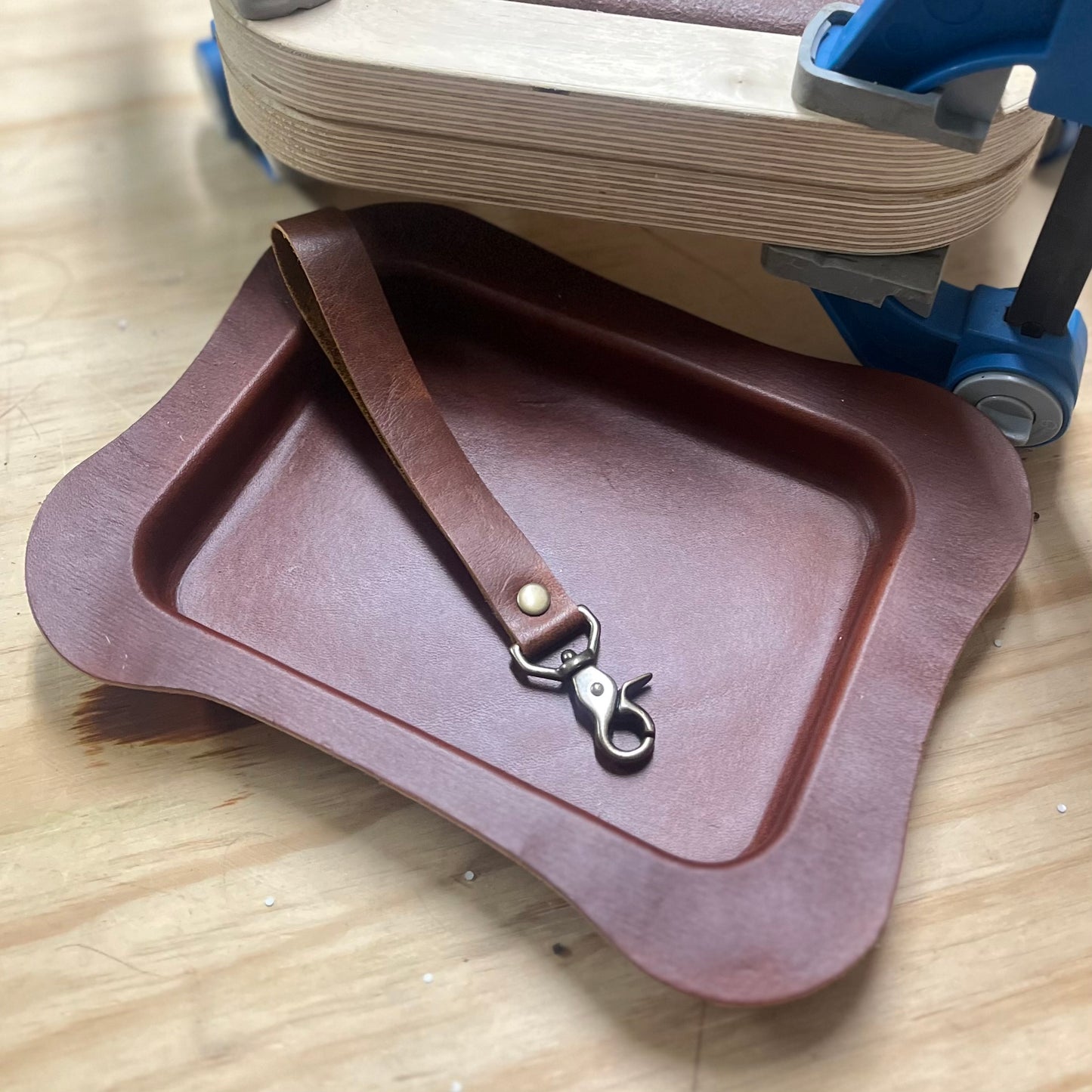Curvy Valet Tray